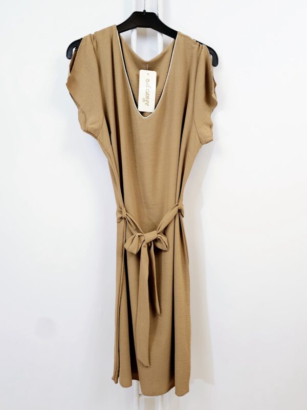 Robe Camel d'été fluide avec ceinture