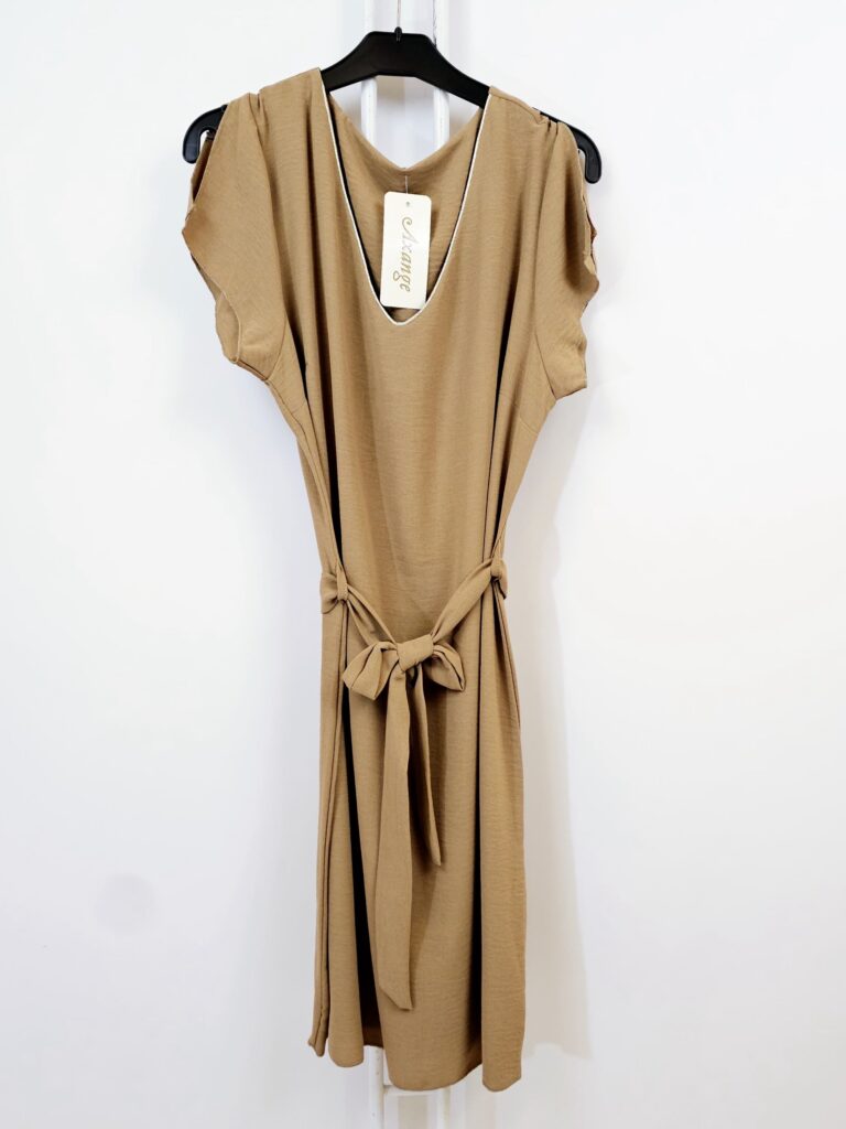 Robe Camel d'été fluide avec ceinture