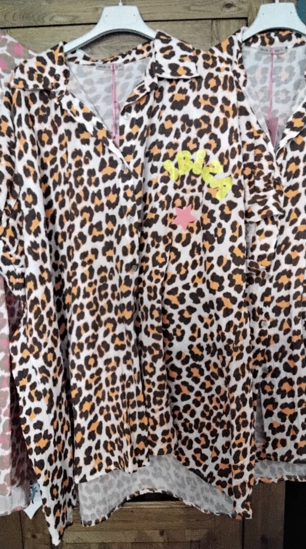 Chemise Léopard Oversize Femme – Look Tendance Été 2025