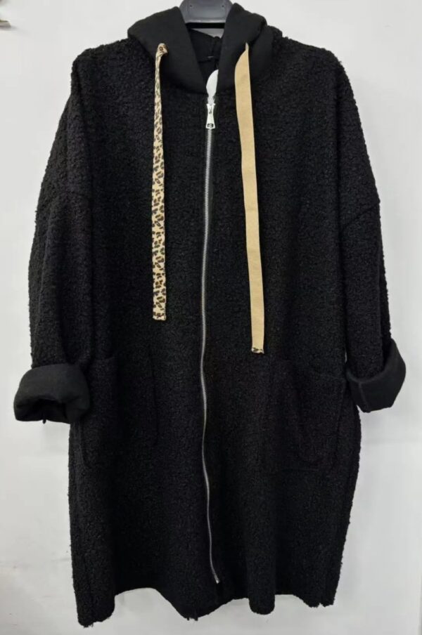 Manteau long noir femme oversize en laine bouclée et cordon léopard