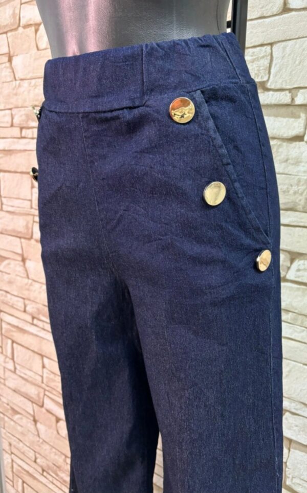 Jean femme ample 3 boutons décoratifs