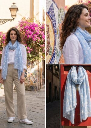 Foulard chic à pois bleus