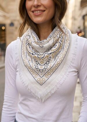 Foulard imprimé bandana chic blanc et beige