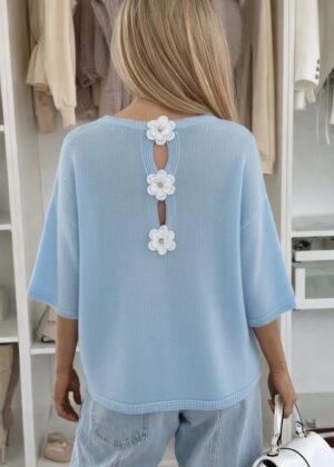 Pull Bleu Col V - Dos Ouvert avec Fleurs Bijoux