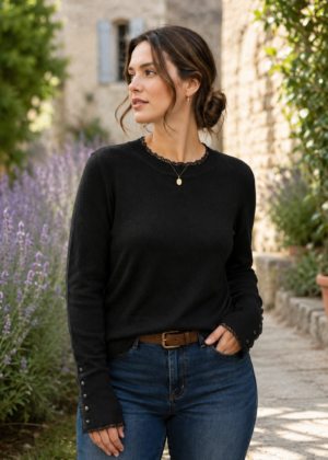 Pull fin noir femme avec dentelle au col et manches